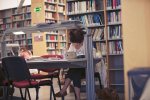 Sale di consultazione biblioteca umanistica